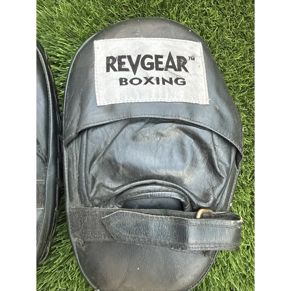 Revgear Focus Mitts | Flat Style | Boxing MMA Muay Thai | Leather